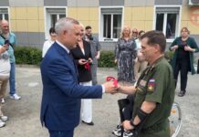 ✔️ Ключи от автомобилей в торжественной обстановке передали ветеранам спецоперации