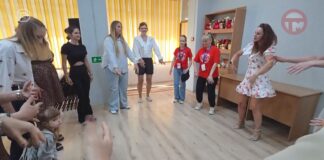 🎭 Мастер-класс по актёрскому мастерству устроили для участников фестиваля «Уссурийские семейные игры»