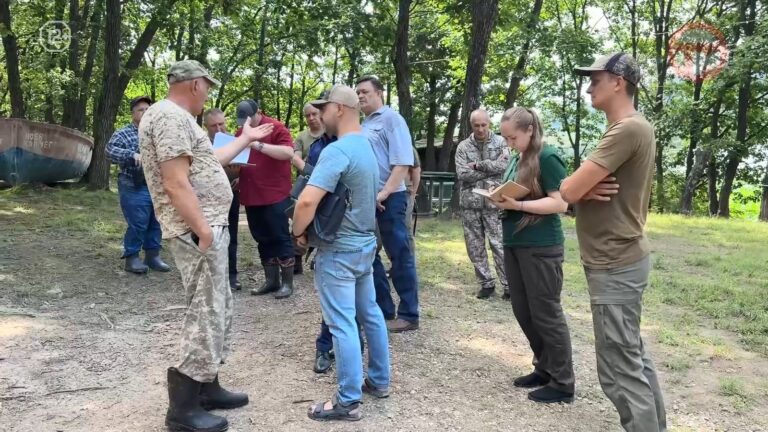 🦌 Кормить пятнистых оленей в Дубовом Ключе — развлечение, которое может уйти в историю