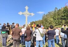 ✔️ Новый защитник появился у нашего города — поклонный крест установили на въезде в Уссурийск