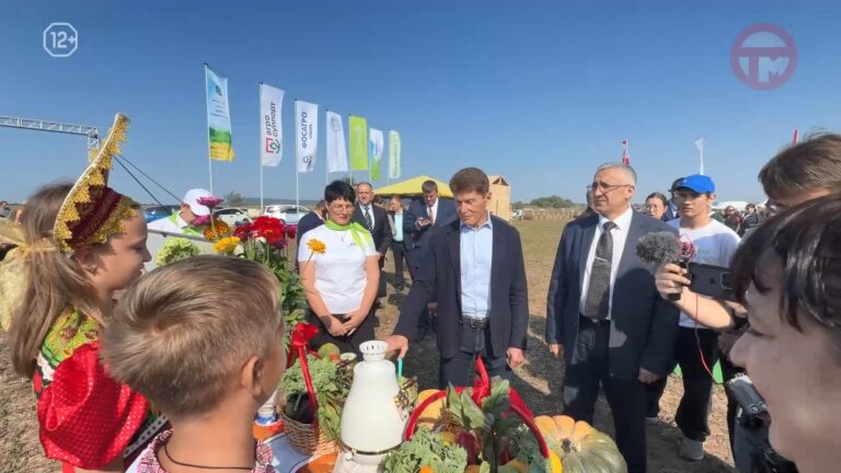 ✔️ Аграрии и техника со всего края