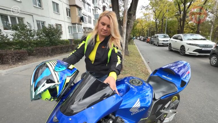 🏍 Учитель начальных классов за рулём спортивного байка